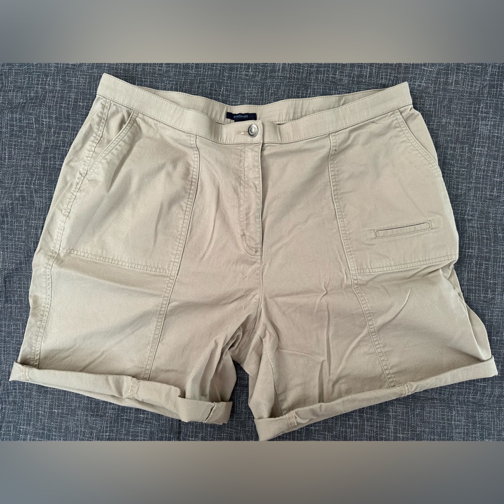 🍉Westbound shorts 18 EUC tan 97% cotton 3% spandex stretchy big front pockets